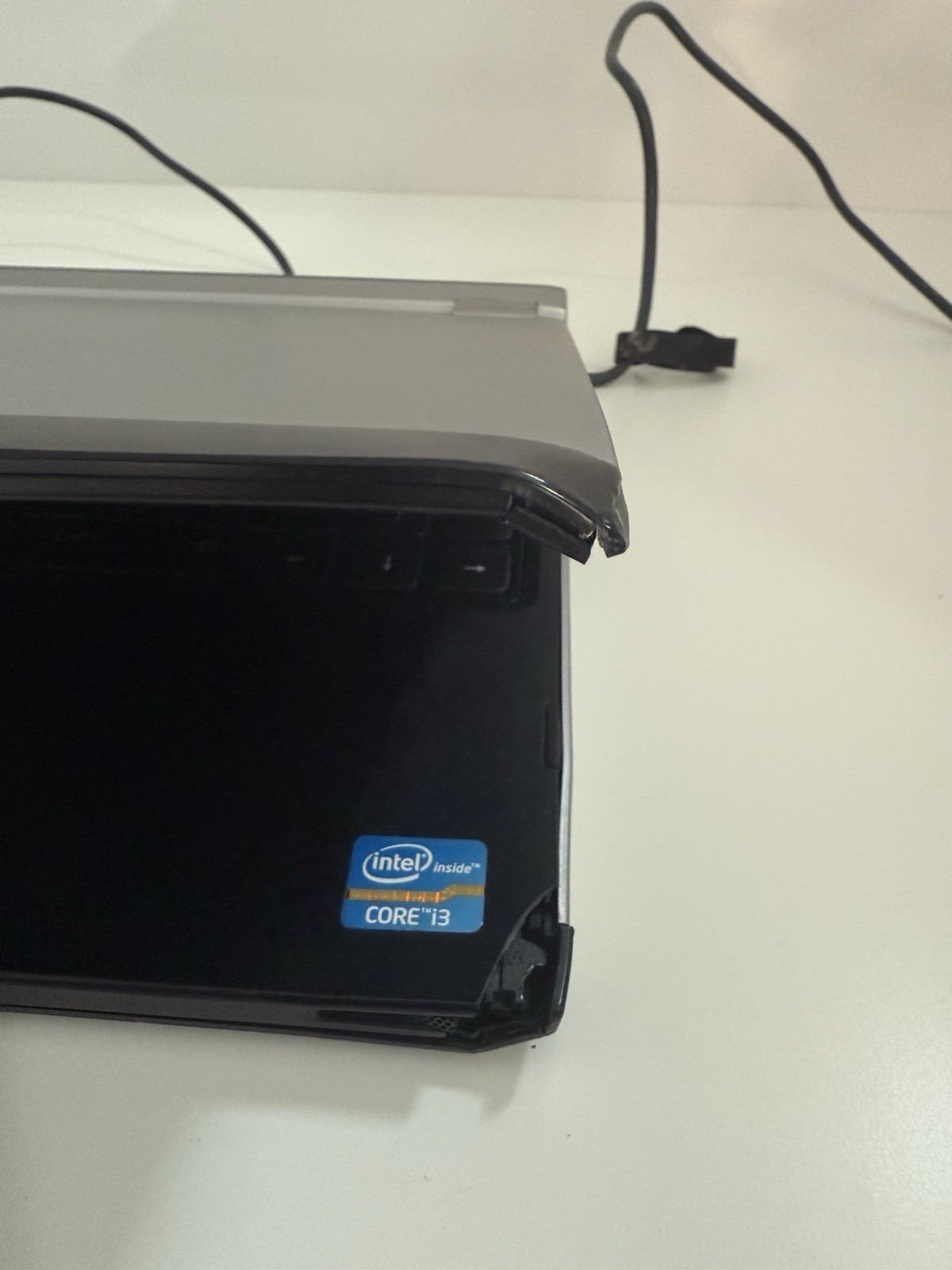 🛠️ Dell Latitude 3330 Laptop – Intel Core i3 – NOT Powering On – Broken Corner