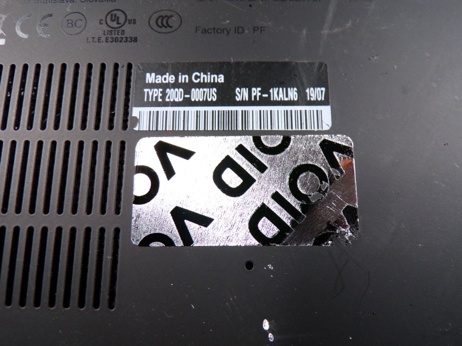 THINKPAD X1 CARBON 7TH GEN I7 8GB RAM **NO POWER ON **NO HD/ NO CADDIE/ NO OS