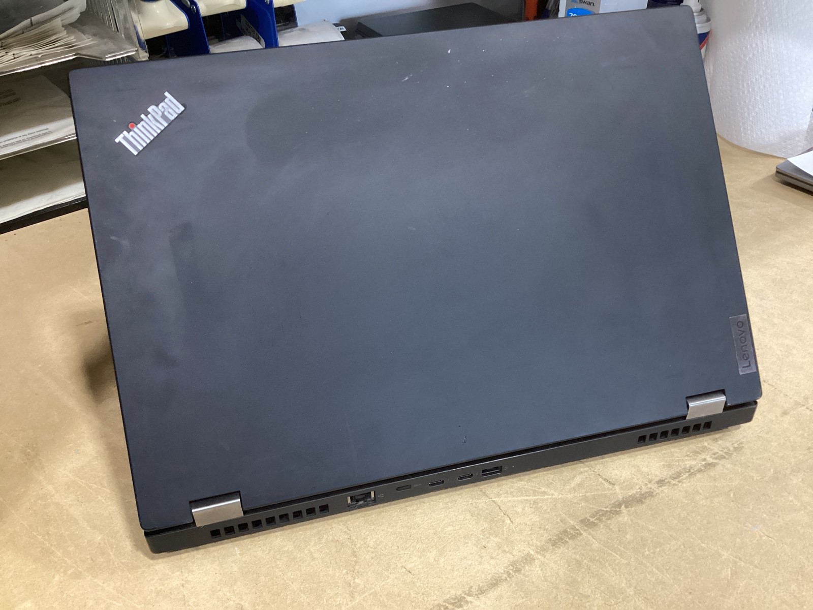ThinkPad P15 Gen 1 15.6″ Laptop | Xeon W-10855M | 32GB | 512 GB Quadro T1000 – B