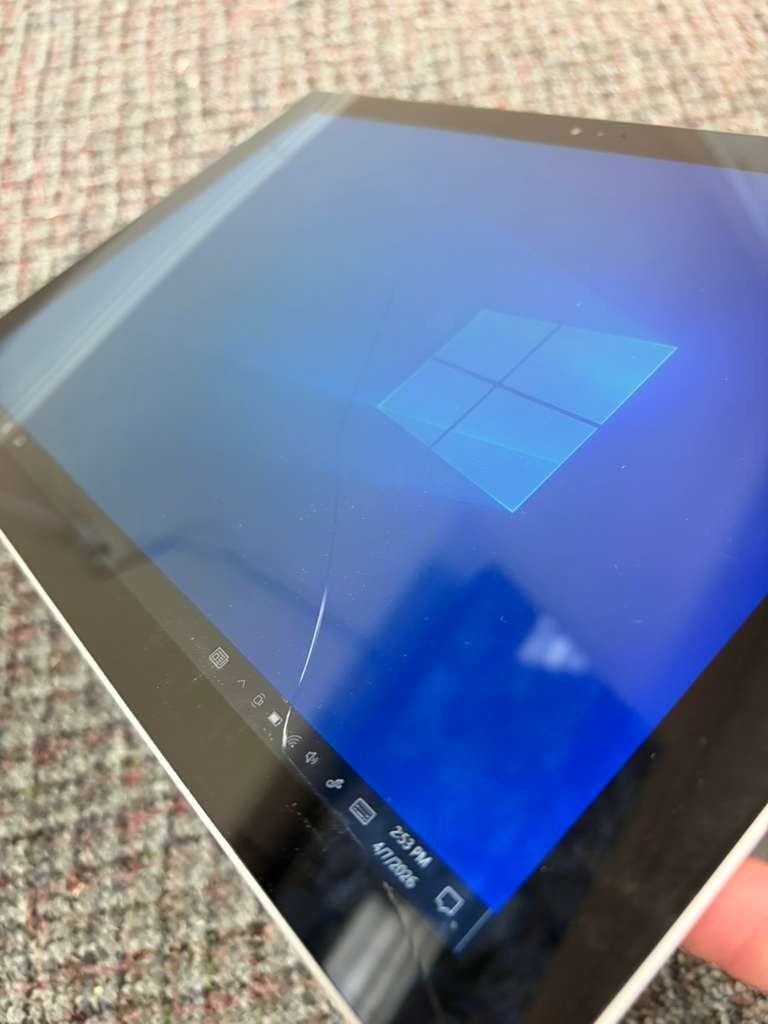 Microsoft Surface Pro 3 Intel Core i3-4020Y. 1.50 GHz 4GB RAM 64GB SSD *READ*