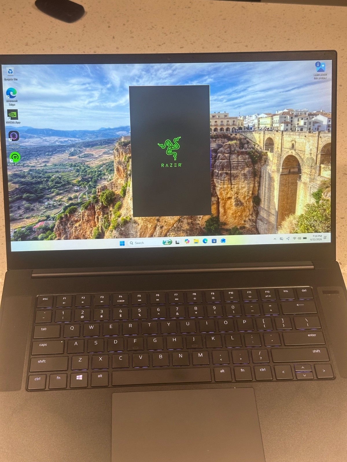 Razer Blade 15.6″ (1.5TB M.2 , Intel Core i7 10th Gen., 2.60GHz, 32GB) Gaming…