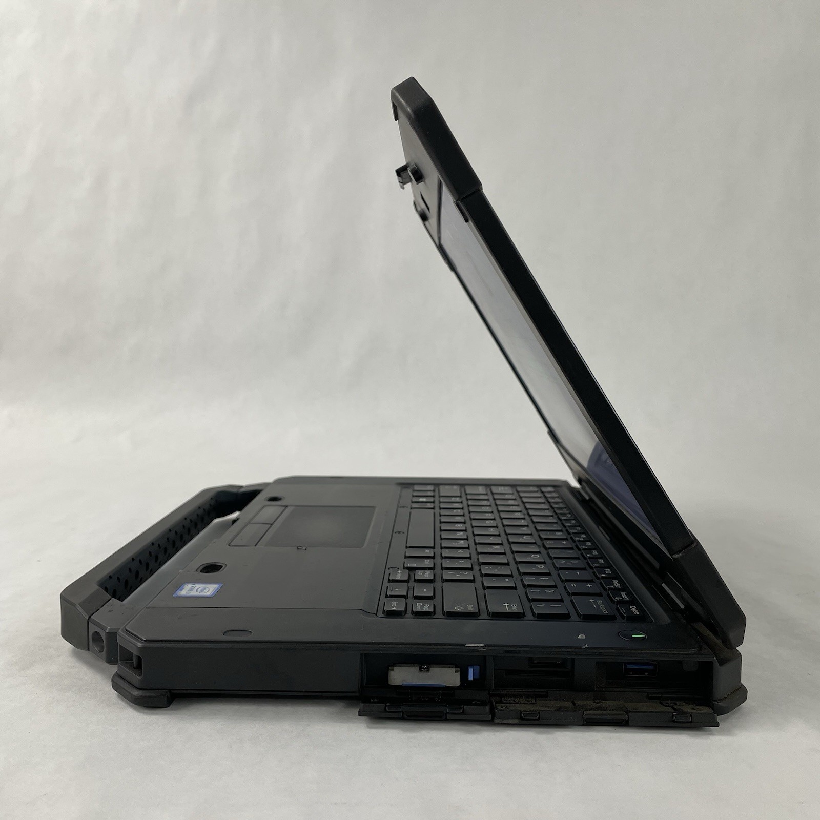 Dell Latitude 5420 Rugged 14″ i3-7130U 2.70 GHz 8 GB RAM No HDD No OS