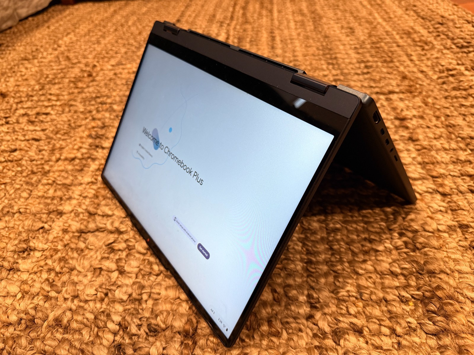 Lenovo – Chromebook Plus 2-in-1 14″ Full HD Touchscreen Laptop – Intel Core 3
