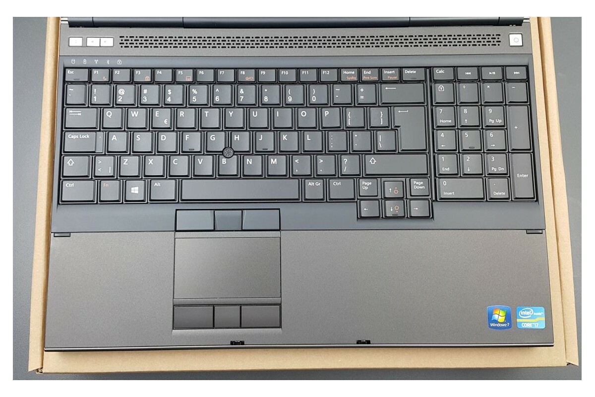 Workstation DELL M4700 i7-QUAD FAST 2 x 1TB SSD DVDRW 32GB 15.6″ FHD Nvidia 2GB