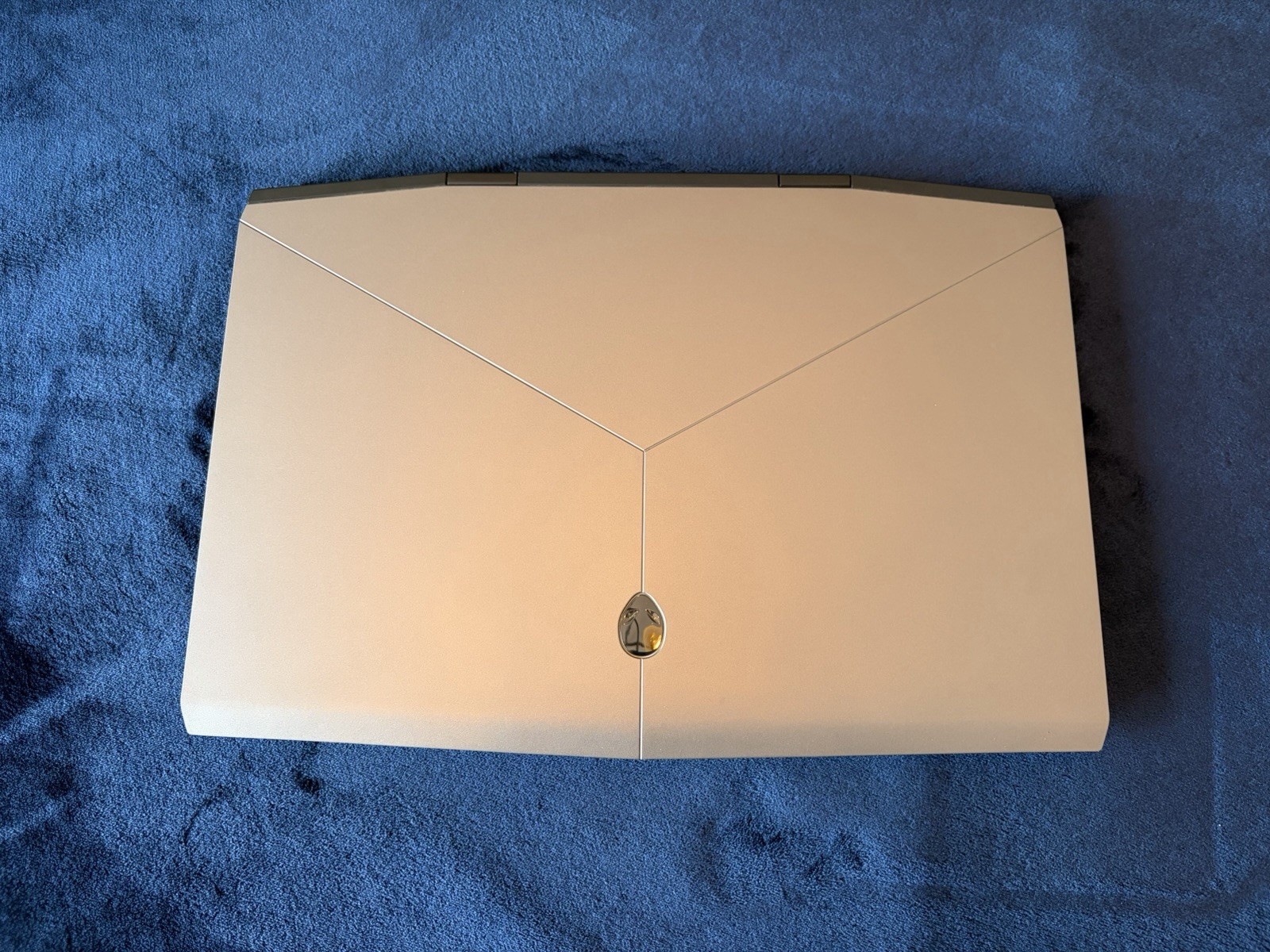 Alienware 17 17in i7-8750H 32GB SSD GTX 1660Ti Win11 Pro Sleeve