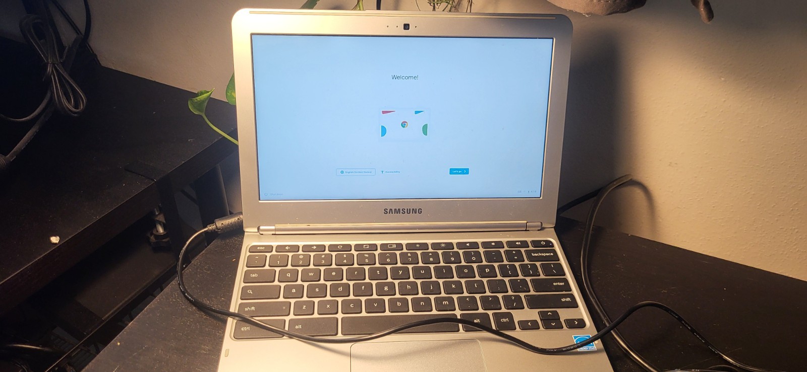 Samsung Chromebook XE303C12 11.6″ Laptop 2GB RAM 16GB Silver w/ Charger