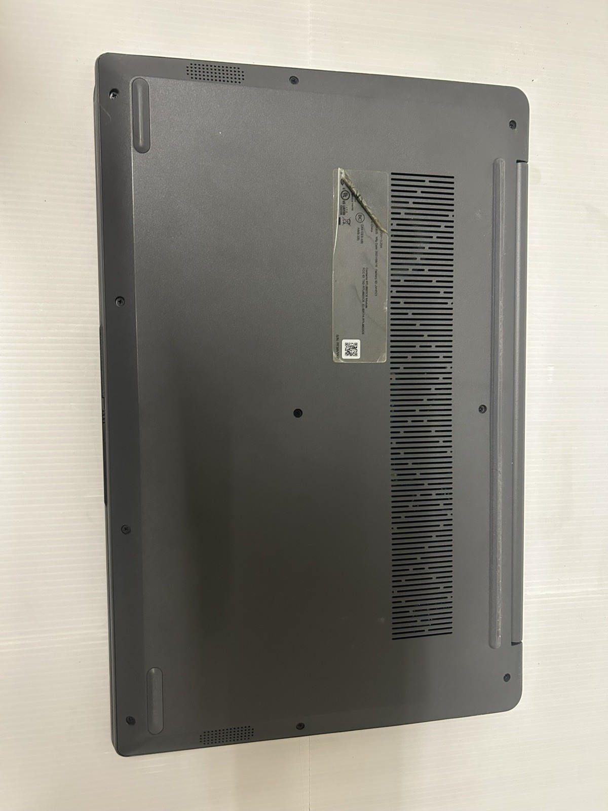 Lenovo IdeaPad Slim 3 JVHFC1 15.6″ i3-N305 1.8GHz 8GB RAM 256GB SSD