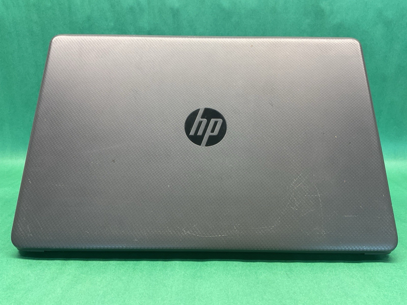 HP NoteBook 250 G8 Core i5-1135G7 – Powers On – NO HARD DRIVE- Untested