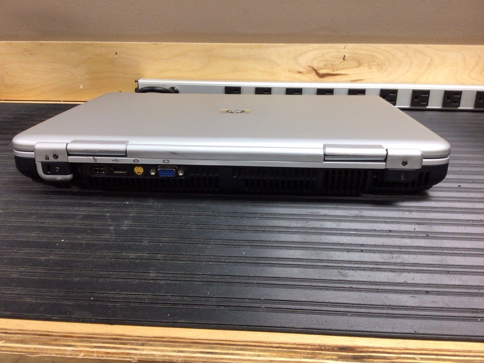 HP Pavilion ZD8000 17″ Vintage Pentium4 3.0ghz XP Laptop | Untested AS IS
