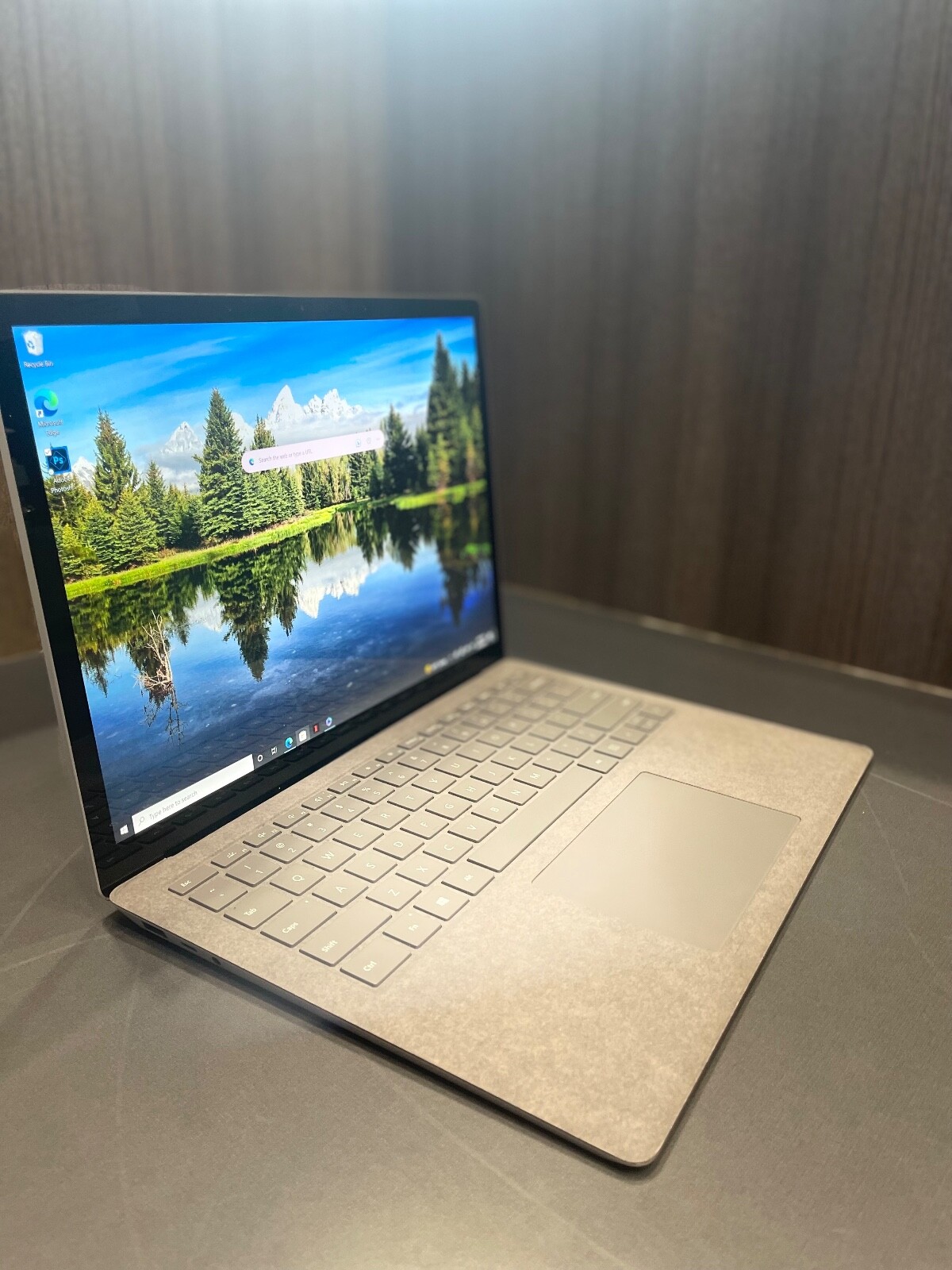 Microsoft Surface Laptop 5 13.5” Touch (256GB SSD, Intel Core i5 12th Gen.,…