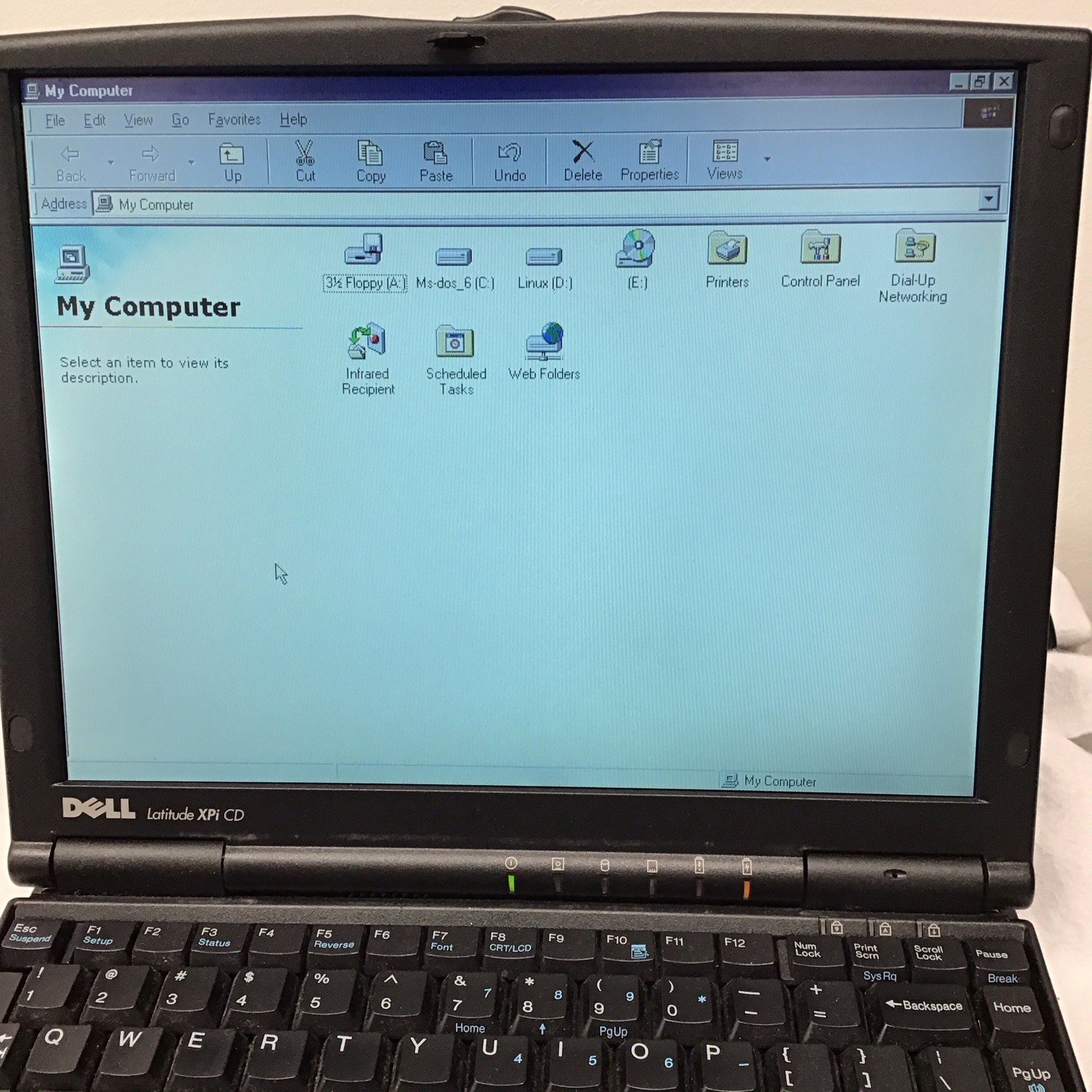 DELL LATITUDE XPi CD P150ST Windows 98 Intel Pentium Laptop w/ Hard Drives