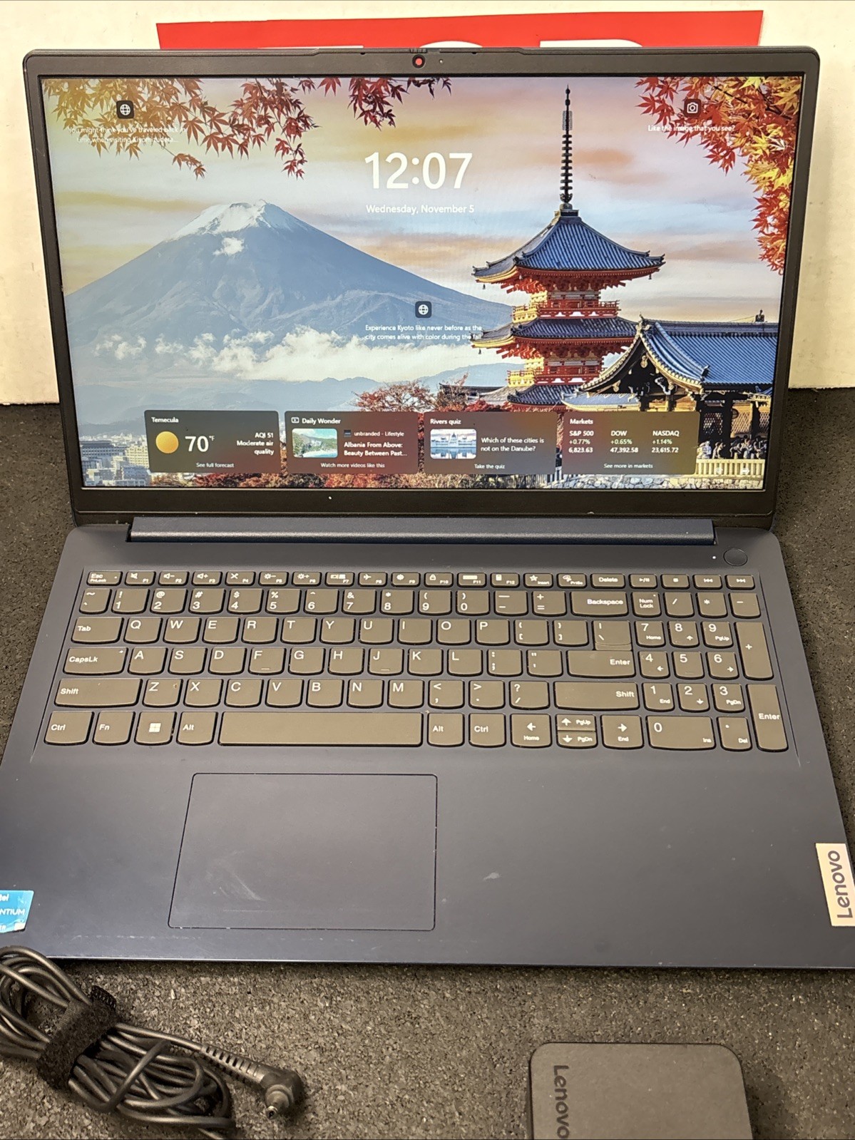 Lenovo IdeaPad 1 15.6″ FHD Intel Pentium Silver N6000 4GB 128GB eMMC W11H Laptop