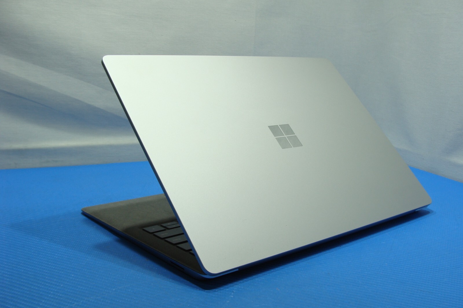 Microsoft Surface Laptop 4 1958 13.5″ TOUCH AMD Ryzen 5 4680U 2.2Ghz 8Gb 256GB