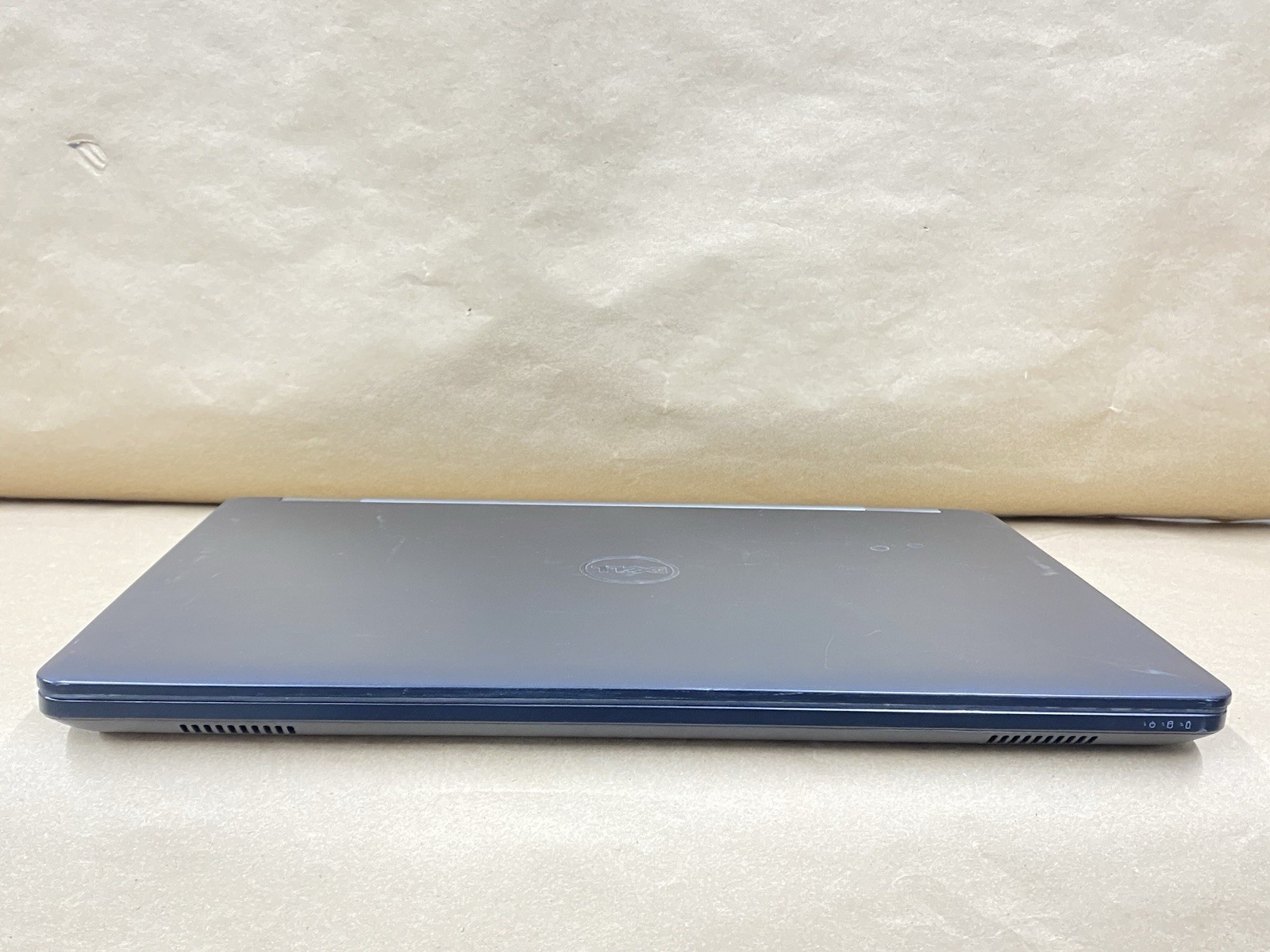Dell Latitude E5570 – 15.5″ FHD – i5-6300U – 8GB – 256GB SSD – Win 10 Pro – READ