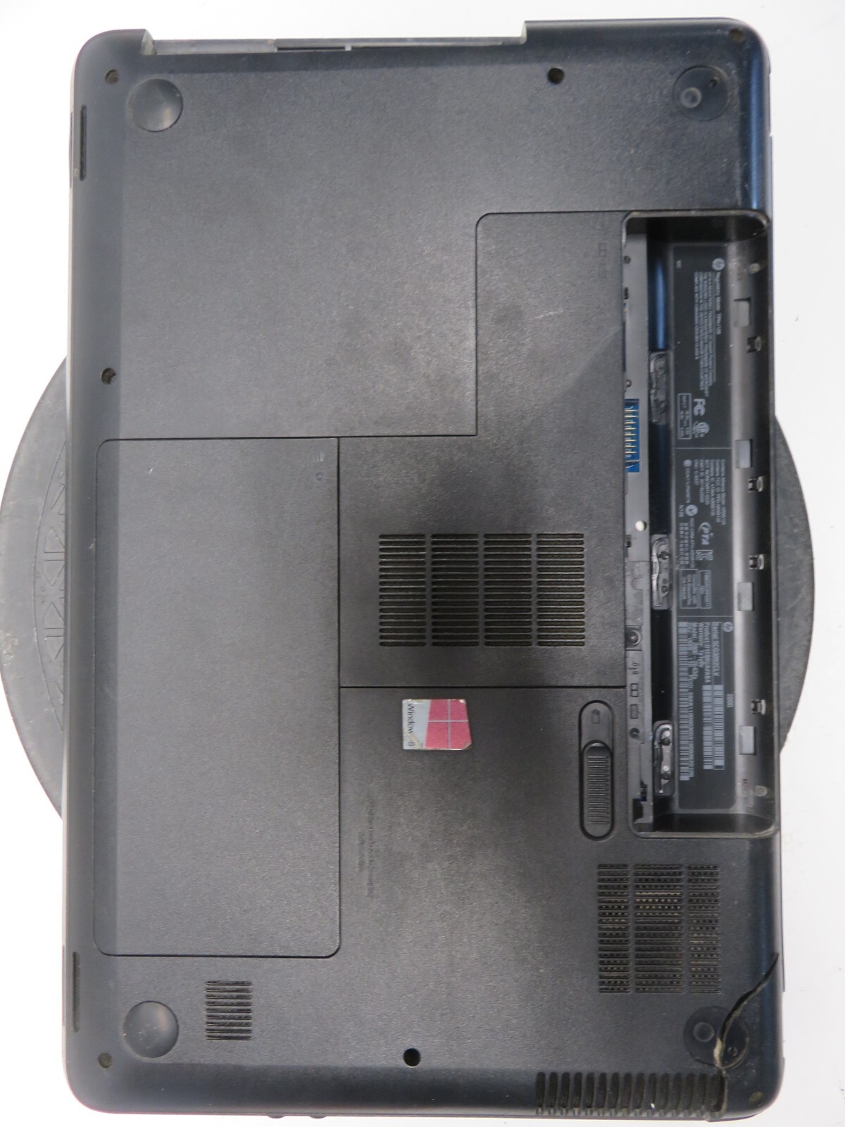 HP 2000 Laptop – AMD E-300 1300MHz 4 GB NO HDD No Batt