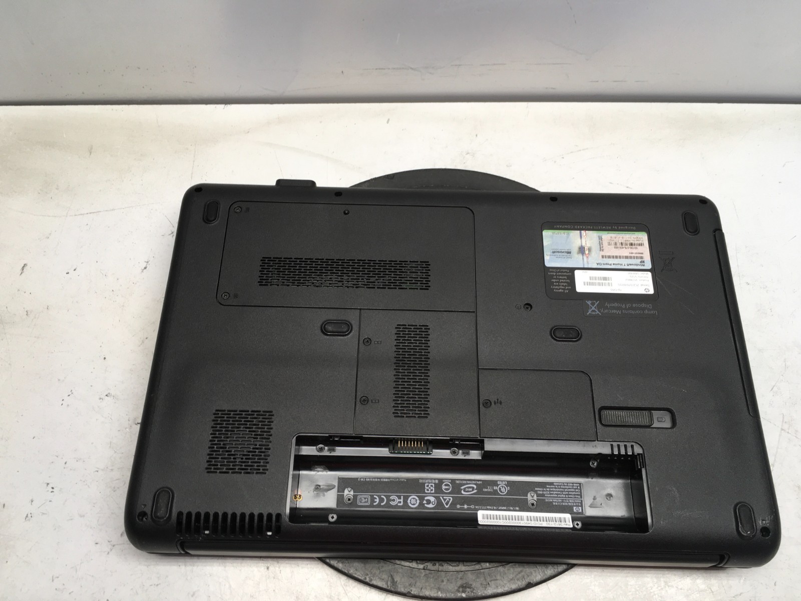 HP G60T-600 Intel Pentium Dual-Core T4300 2.1GHz 2 GB NO HDD Dim Screen