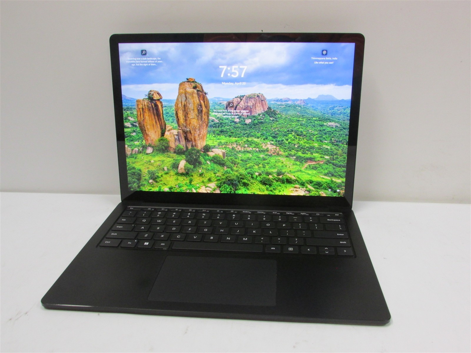 Microsoft Surface Laptop 5 1951 i5-1245U 2.5GHz 16GB RAM 512GB 13.5″ Win 11 Pro