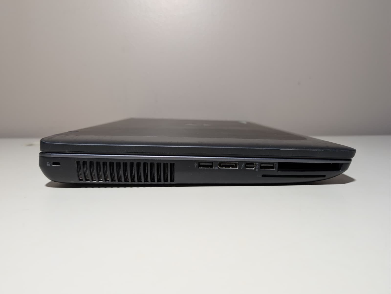 HP Zbook 17 G2 | i7-4th Gen NO RAM NO SSD | NVIDIA Quadro K4100 (4GB) | AS-IS