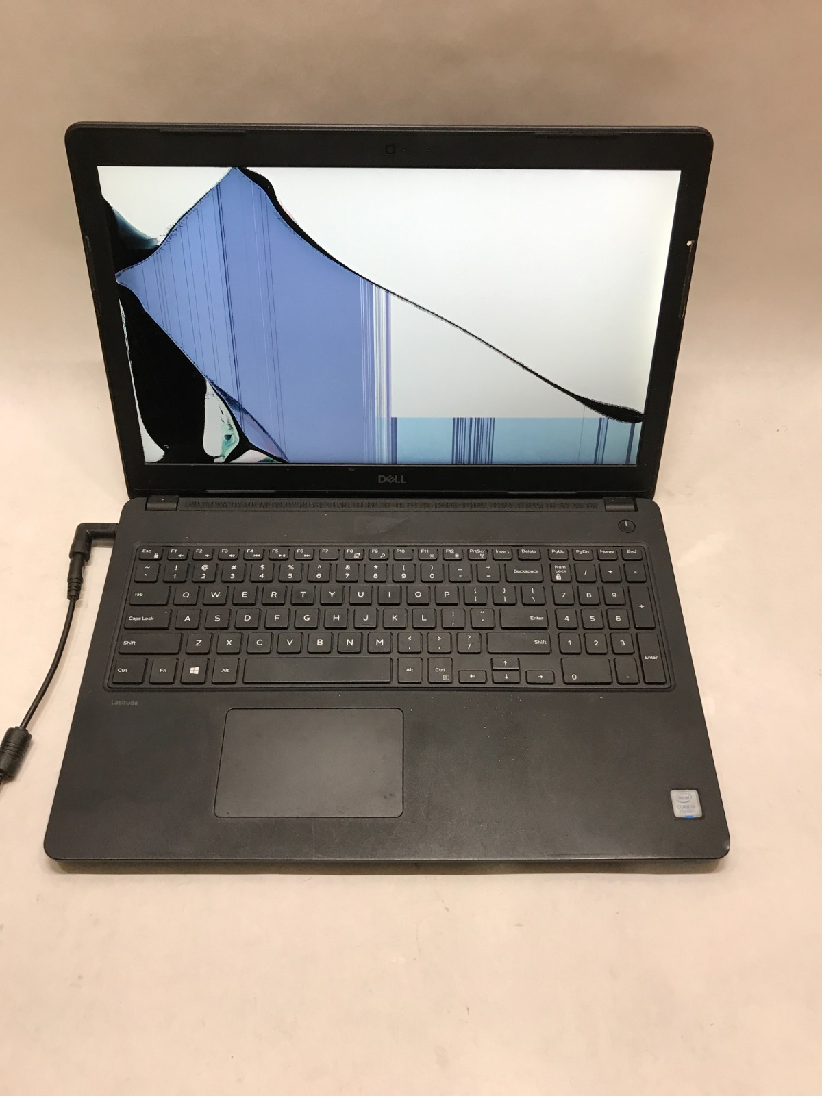 Dell Latitude 3580 15″ Intel Core i5 NO RAM NO HDD/OS For Parts Cracked LCD – DW