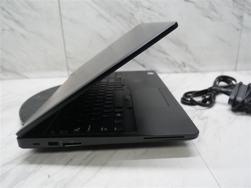 DELL 5590 15″ LATITUDE Laptop i7-8650U 1.90ghz 16GB PWR adapter & BAT 1920×1080