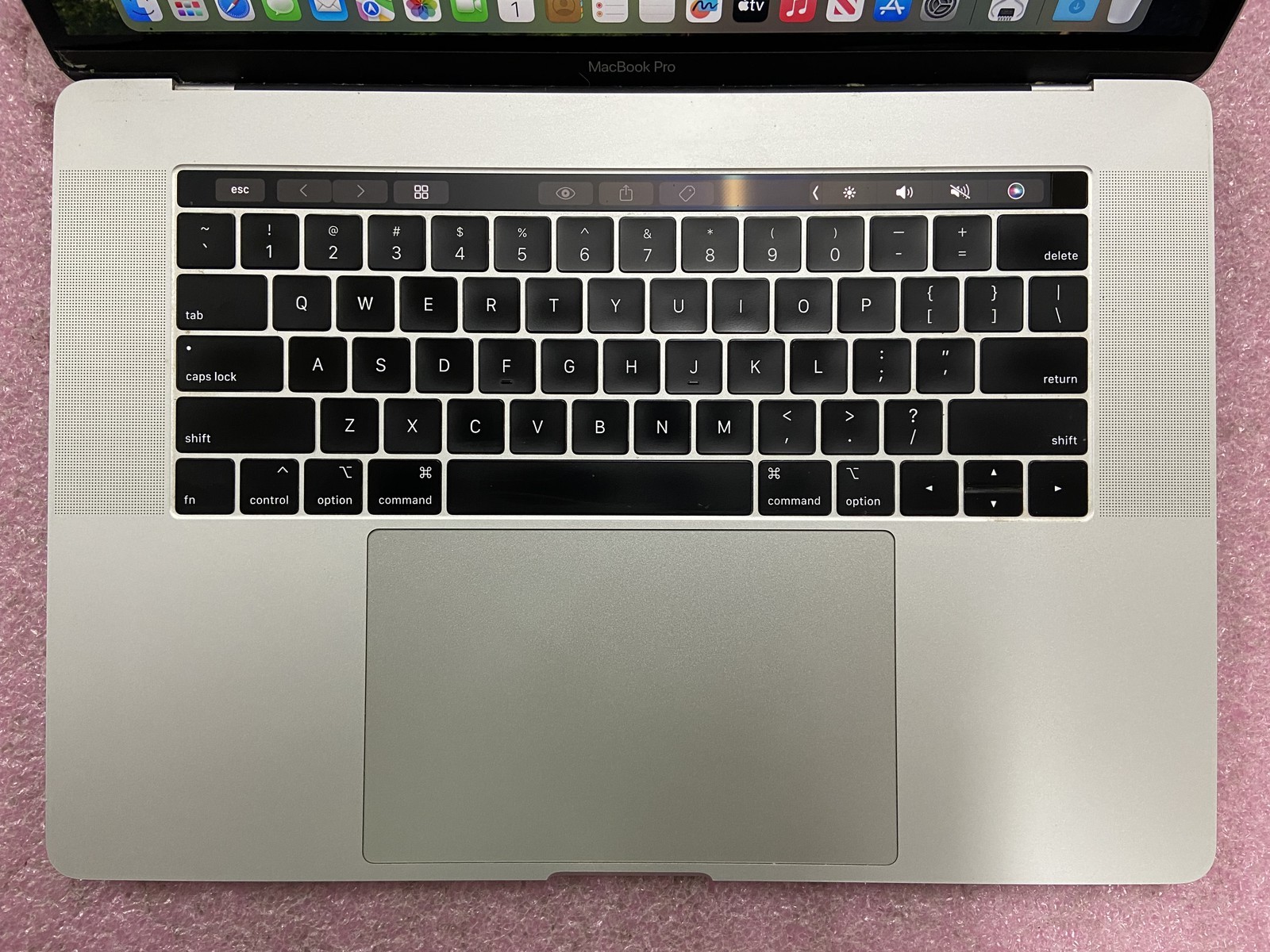 Apple MacBook Pro 2019 A1990 15.4″ i7-9750H 32GB RAM 512GB SSD *Read* – CLP43A