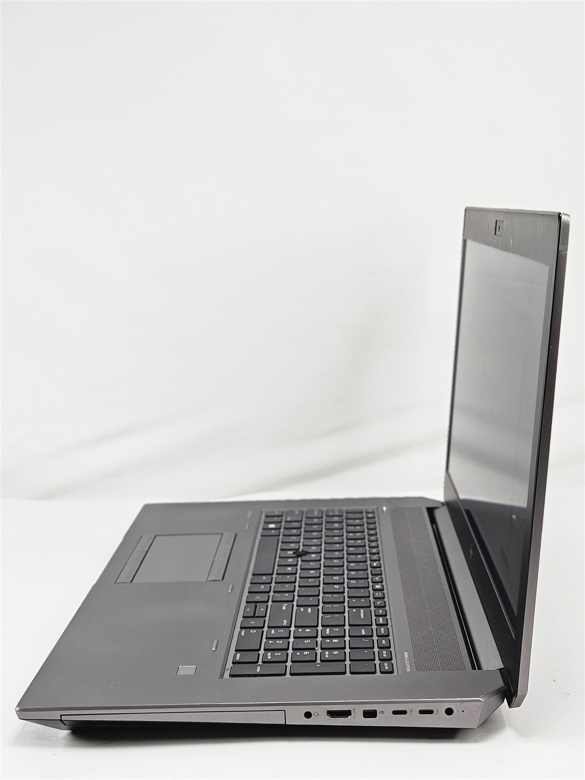 HP ZBook 17 G6 Intel Xeon E-2286M 64GB 1TB SSD RTX 4000 17.3″ No OS
