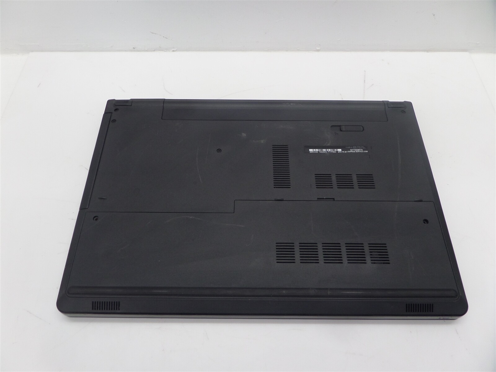 Dell Inspiron 15 5566 15.6″ Laptop w/ Intel i3-7100U 2.4GHz CPU 8GB RAM – No HDD