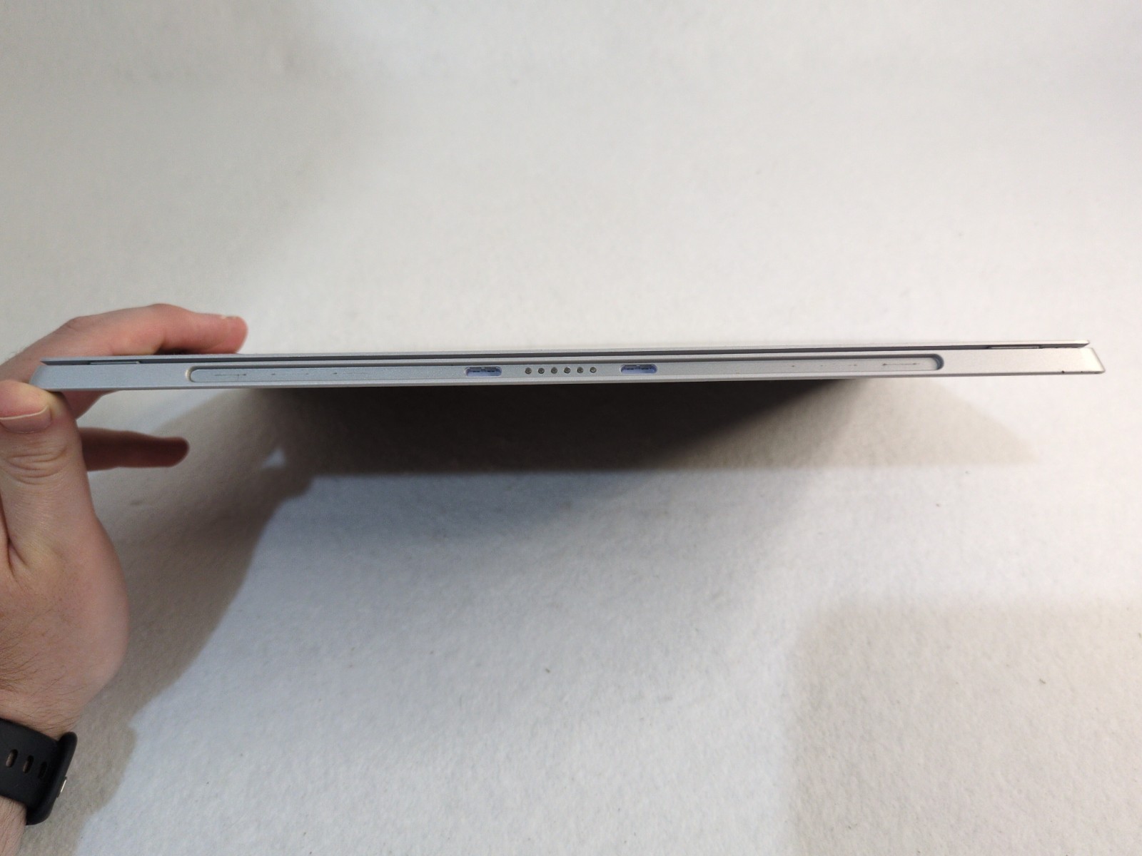 Microsoft Surface Pro 3 Model 1631 | 12″ | 256GB SSD | 8GB RAM | Windows 11