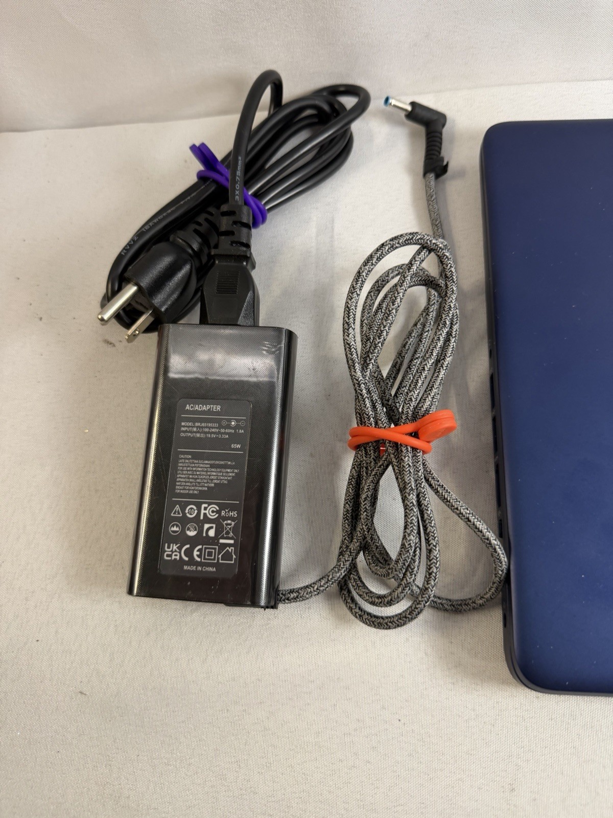 HP 14-cf2111wm 14″ Laptop Blue Intel Processor Windows 11 W/charger EUC