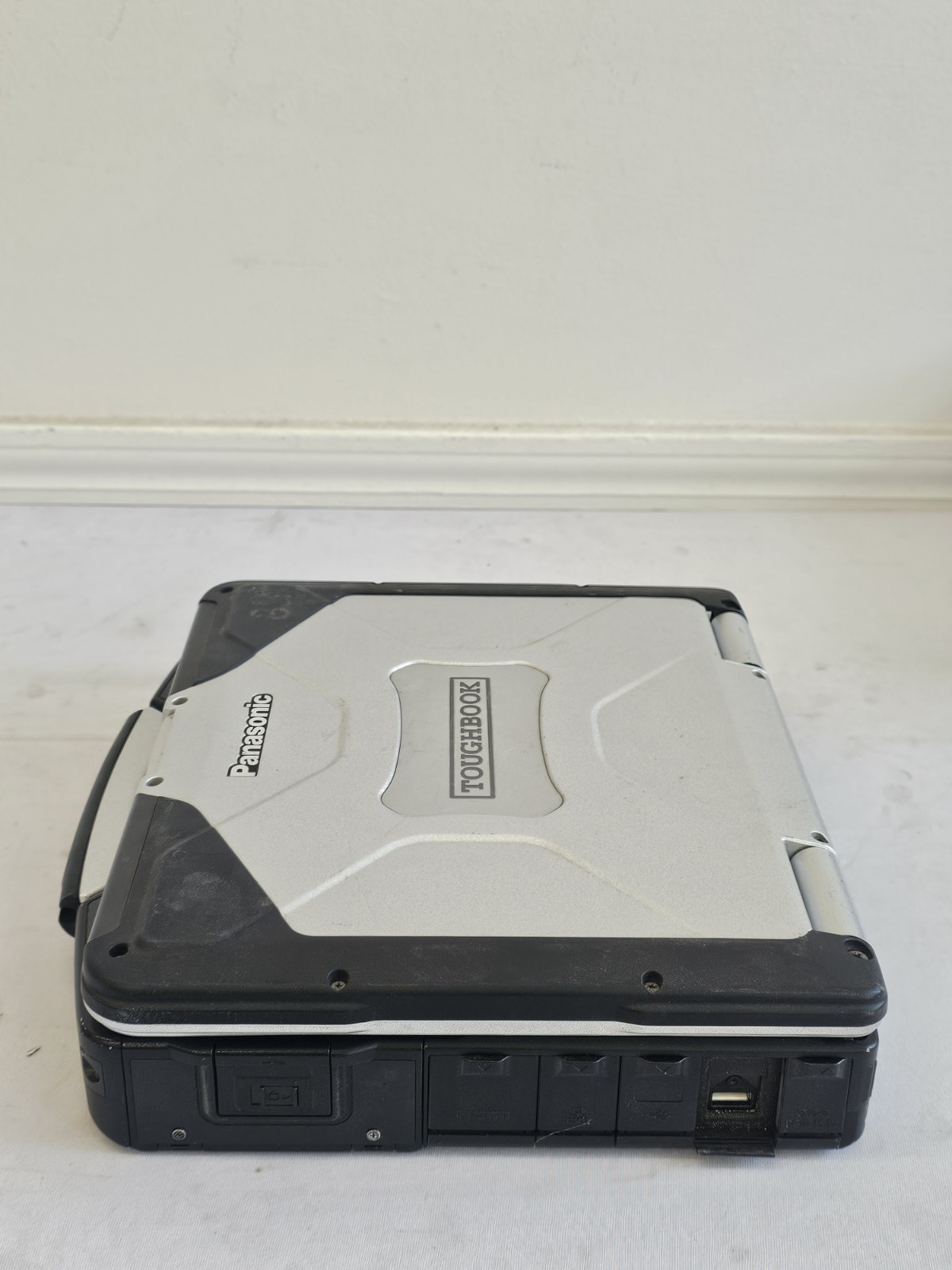 Panasonic Toughbook CF-81 Laptop – Intel i5-M520 – 2GB RAM 160GB HDD Win 10 READ