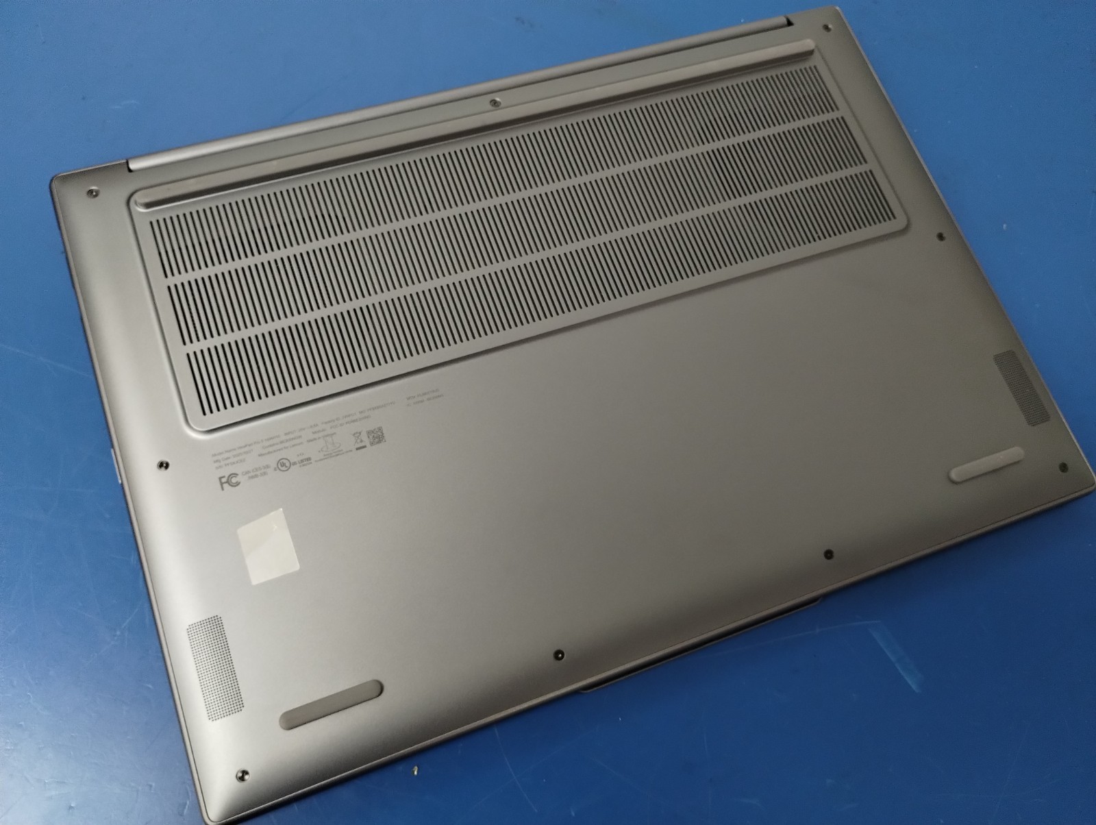 Lenovo IdeaPad Pro 5 16IAH10, Intel Core Ultra 9 285H, 32 GB RAM, 1 TB NVMe SSD