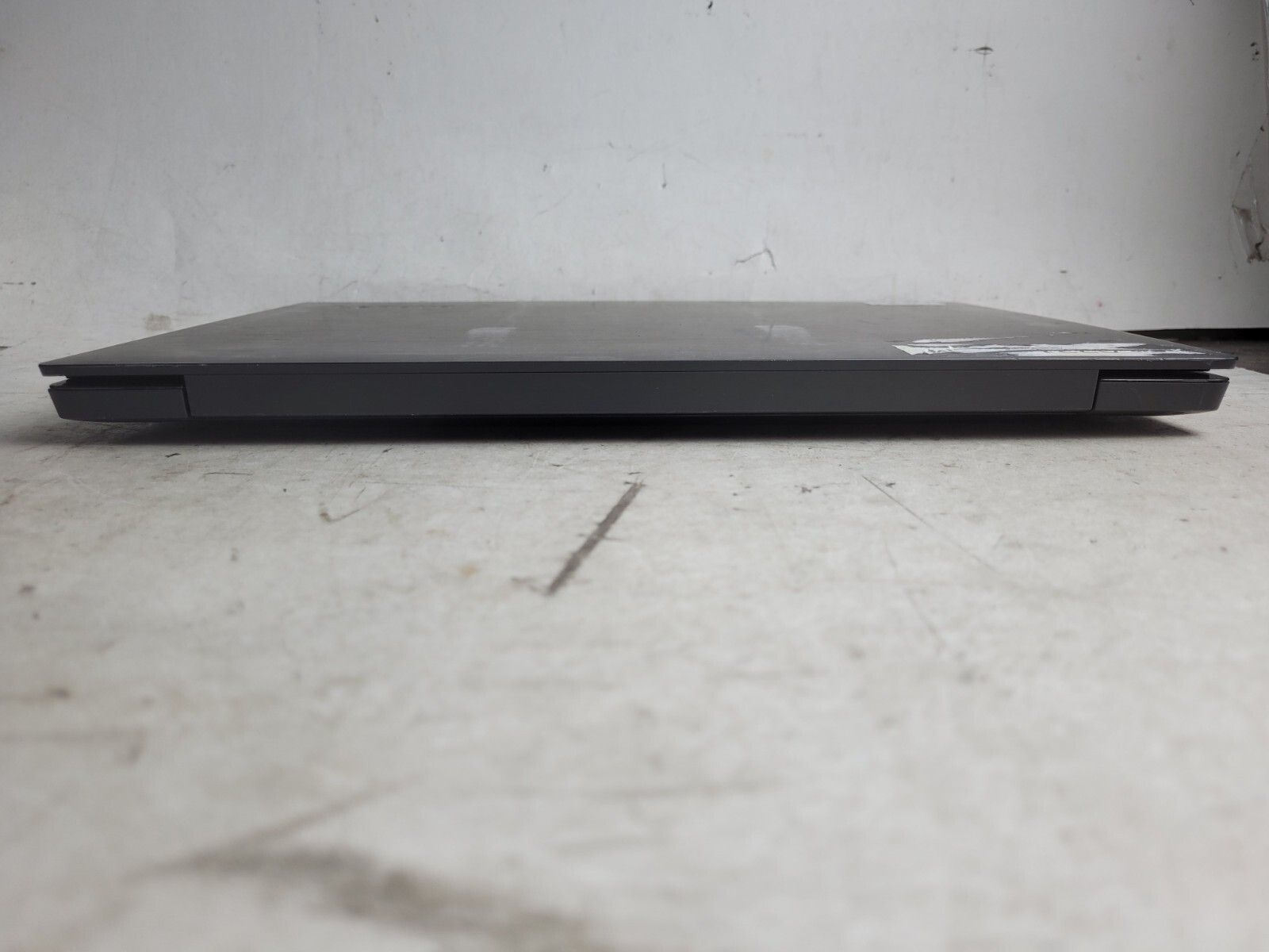 Lenovo V330-14ARR w/AMD Ryzen 3 2200U, 4GB RAM, 14″ Laptop for Parts #1411