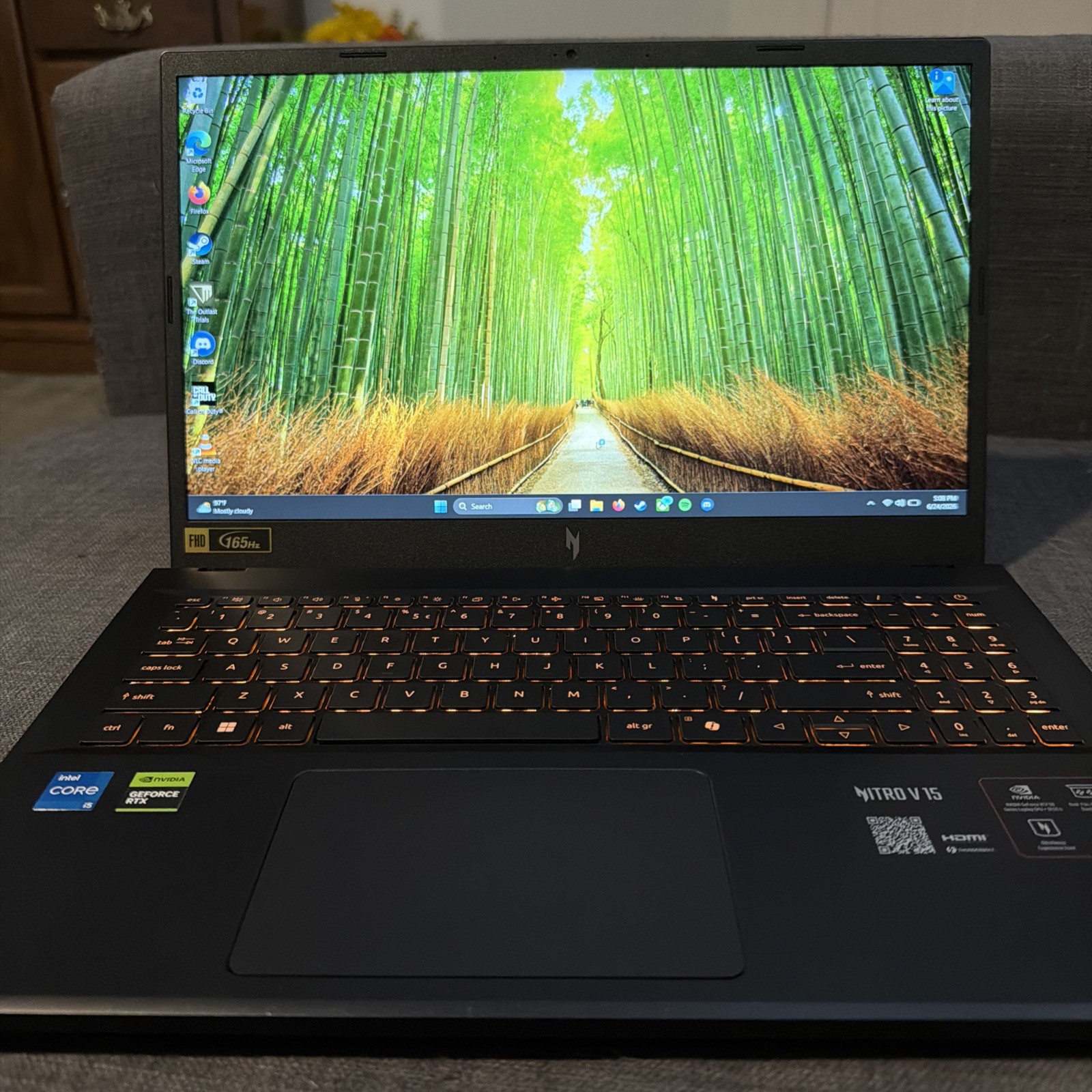 Acer Nitro V 15 15.6″ i5-13420H 13th Gen 16GB 512GB RTX 5050 Win11