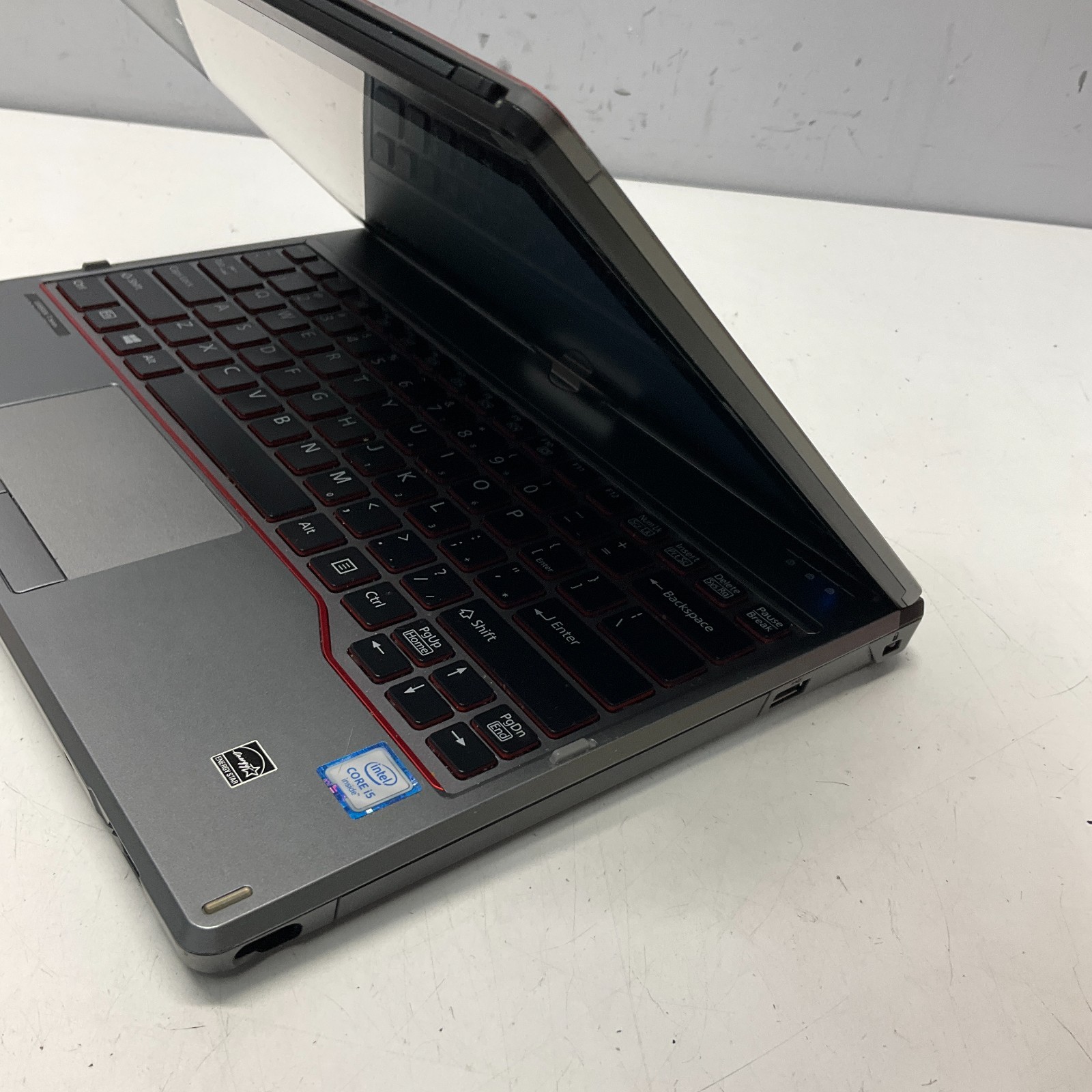 Fujitsu Lifebook T726 2-in-1 12.5″ Intel Core i5-6200U 2.3GHz 8GB RAM 128GB SSD
