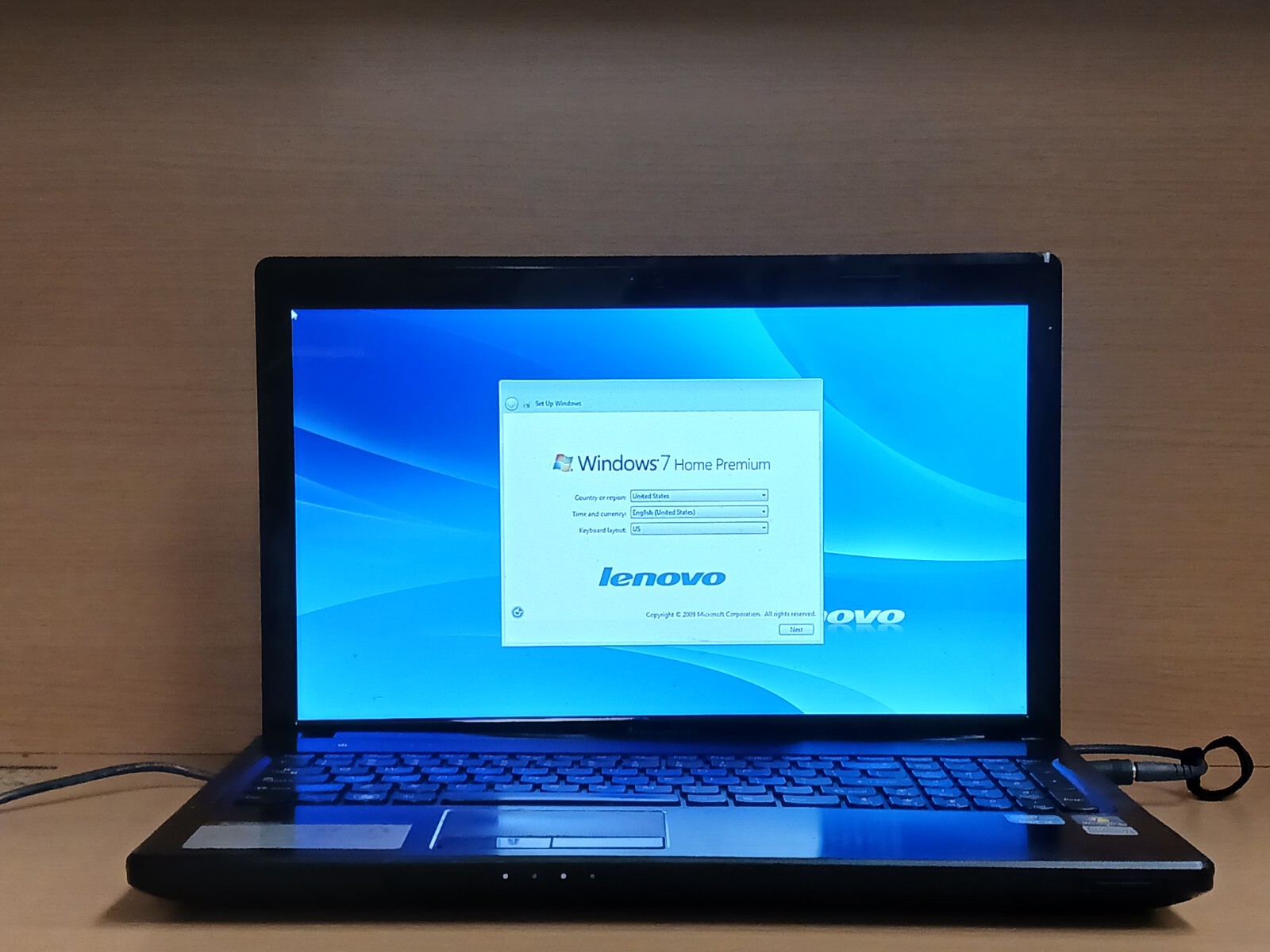 Lenovo G570 Laptop Intel Core i3 Windows 7 *Has Hinge Issue* Left Hinge Cover Mi