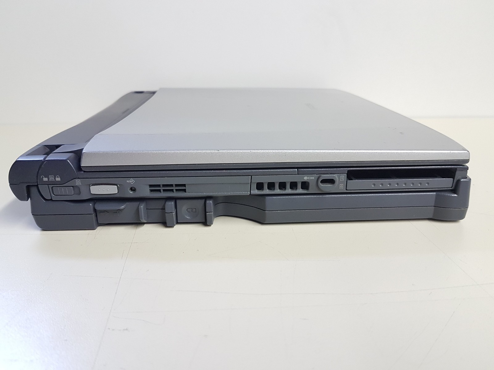 Toshiba Portégé 3480CT Pentium III 600 192MB 10GB Windows 98 SE + MORE *READ*
