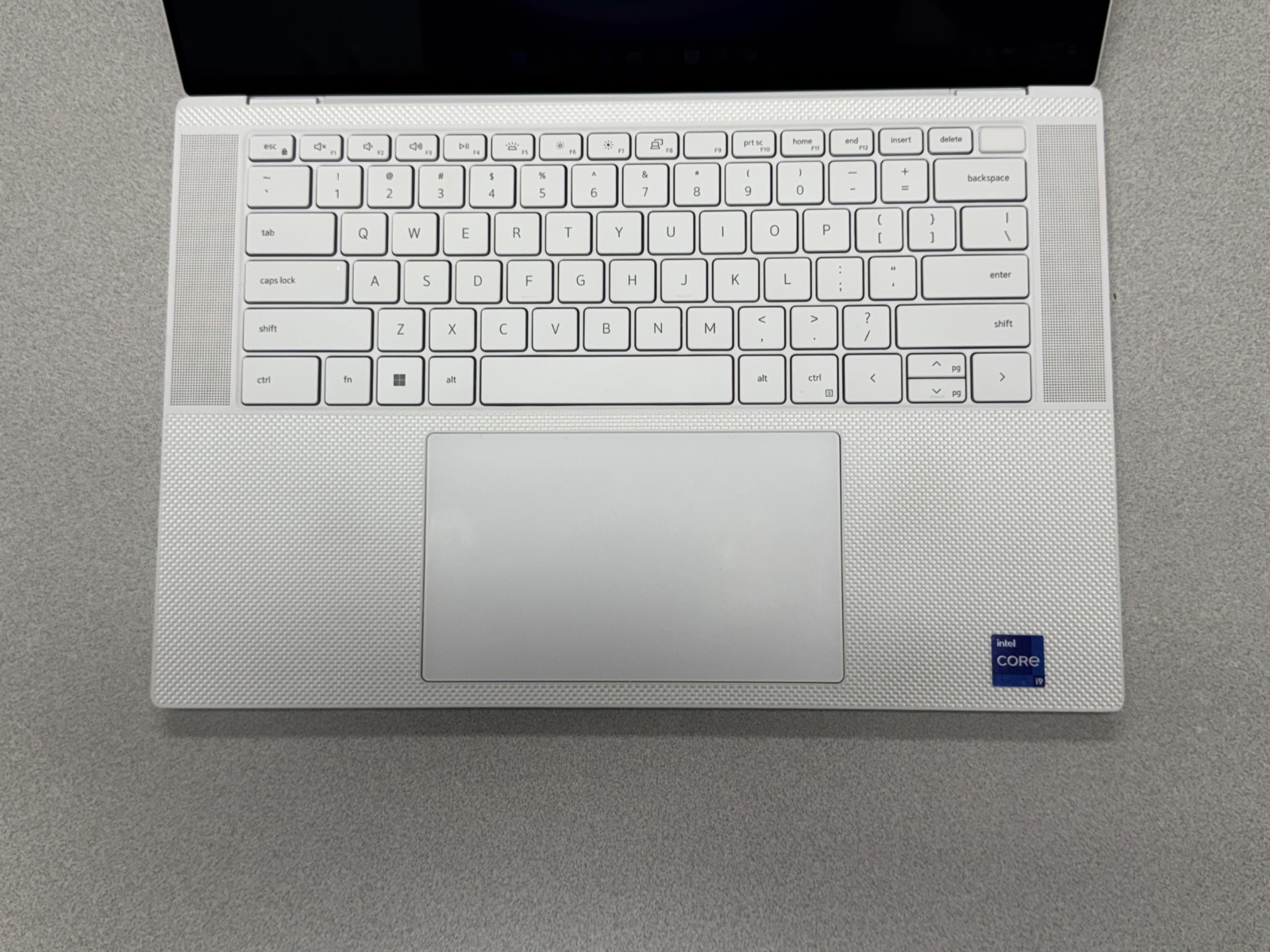 Dell XPS 15 9520 – i9-12900HK – 32GB RAM – GeForce RTX 3050 Ti – 1TB SSD Silver