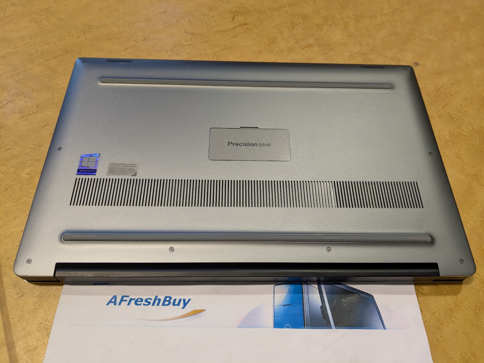 Dell Precision 5540 i7-9850H 2.6Ghz 8GB Ram 512GB SSD Quadro T1000 GPU No OS/AC