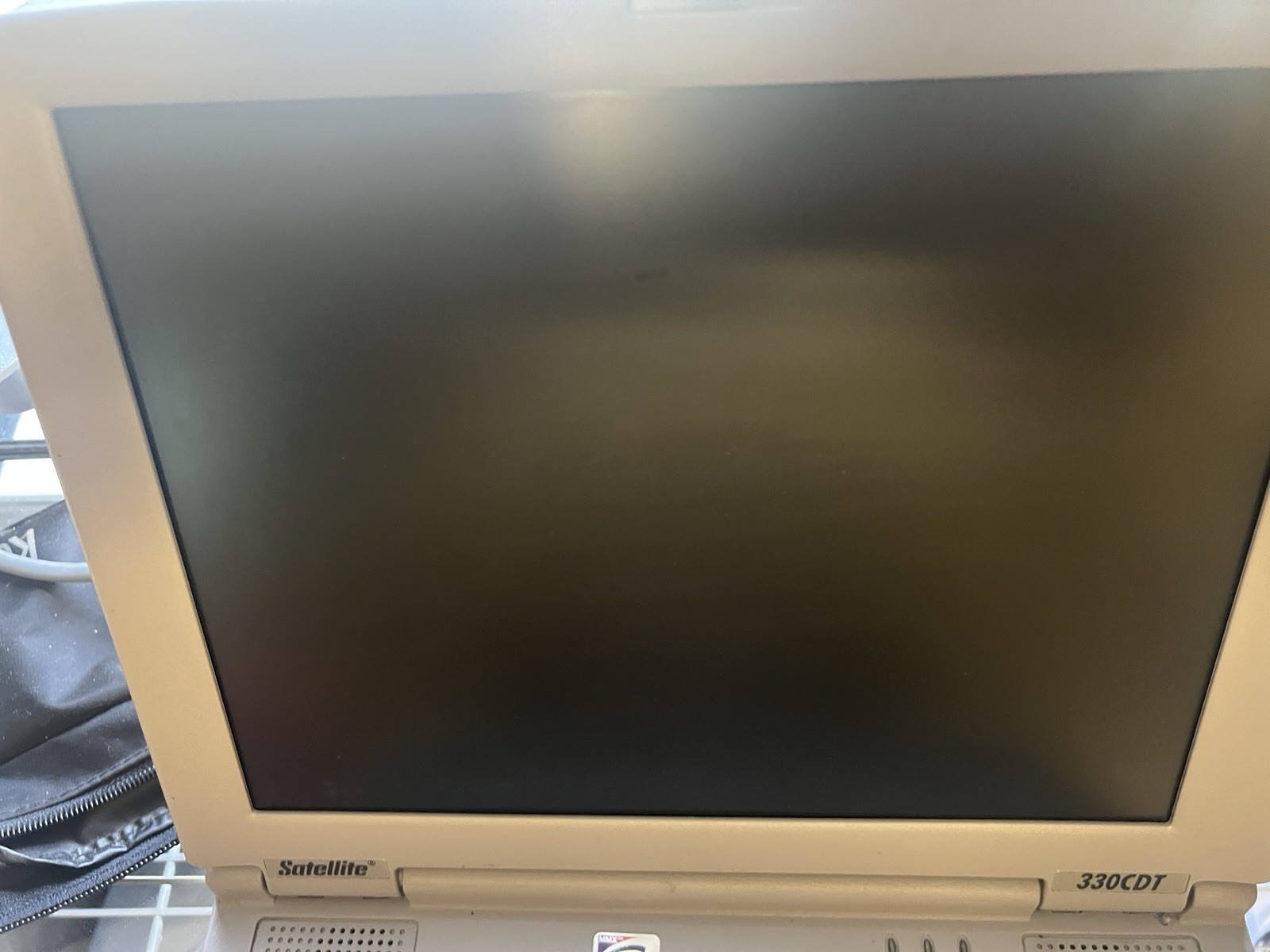 Vintage Toshiba Satellite 330CDT Intel Pentium MMX Windows 95 For Rebuild Parts