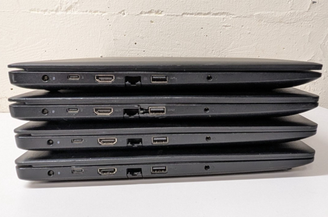 Lot of 4 Dell Latitude 3590 15.6″ Intel i5-8250U No RAM/Drive SOLD AS-IS