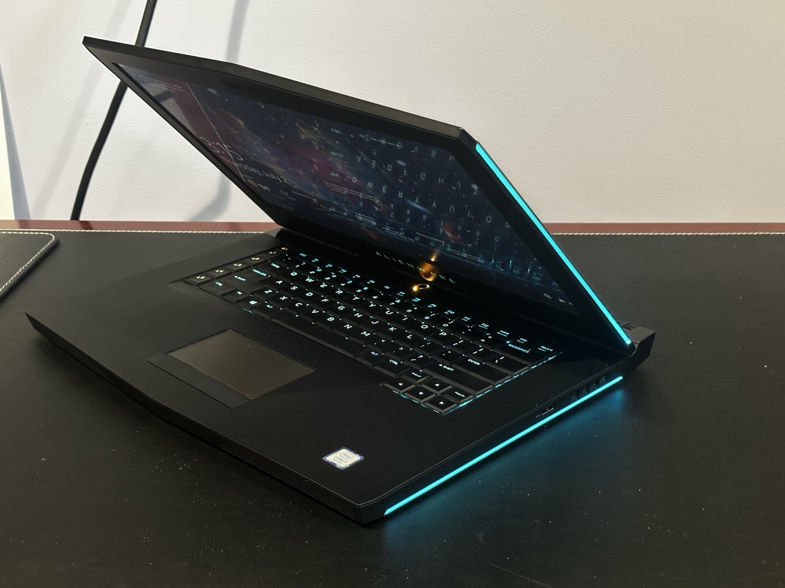 ALIENWARE 15 15.6in Gaming Laptop i7-7700HQ 16GB Ram 512GB GTX 1070 8GB