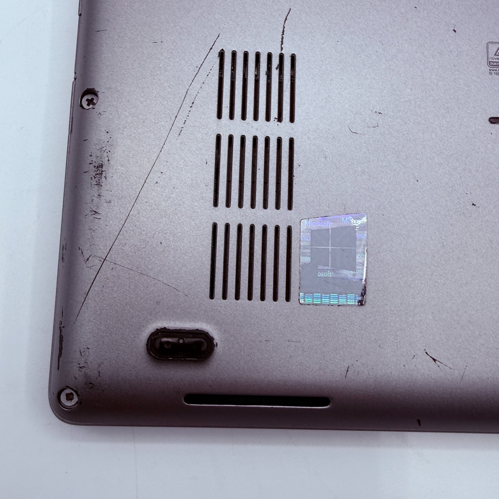 Dell Latitude 5411 14″ 256SSD, Core i7-10850H, Hex 16GB MX250 Win11 Pro Grade C