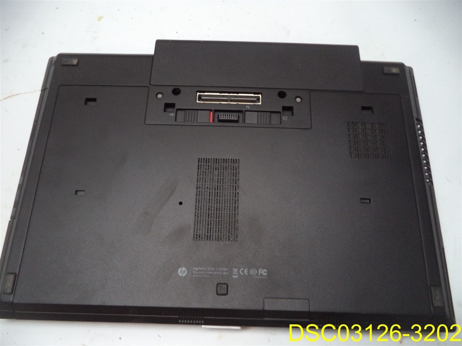 Has Dent on Cover: HP Elitebook 8570p Core i5 vPro RAM Windows 7 (NO CORDS)