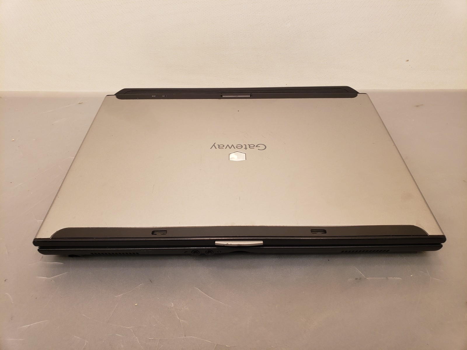Vintage Gateway TA6 CX210X 14″ Tablet Laptop Convertible C2D Vista Ultimate SSD