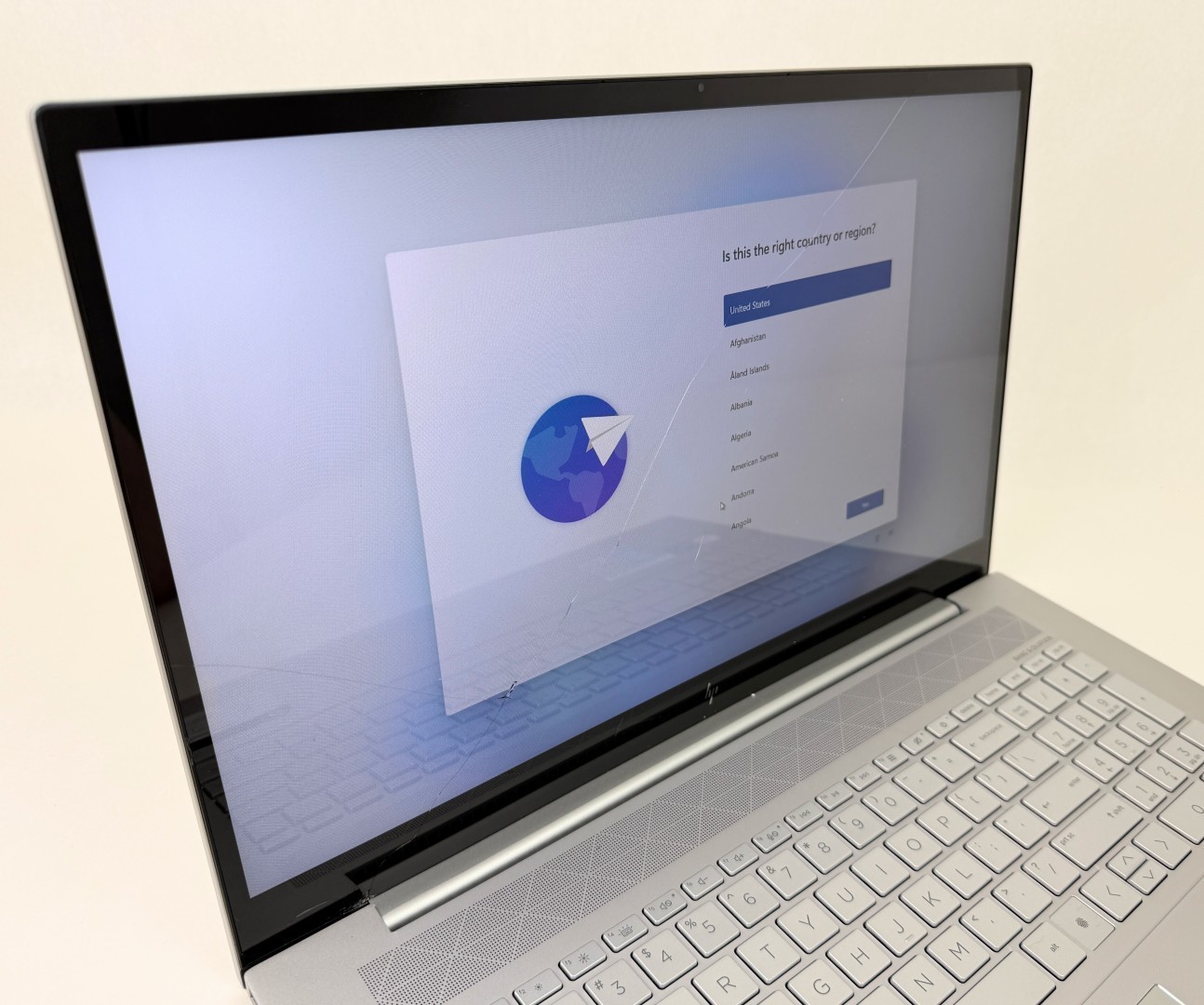 HP Envy 17m-cg1013dx 17.3″ FHD i7-1176G7 12GB 512GB SSD W11H – Read Issue