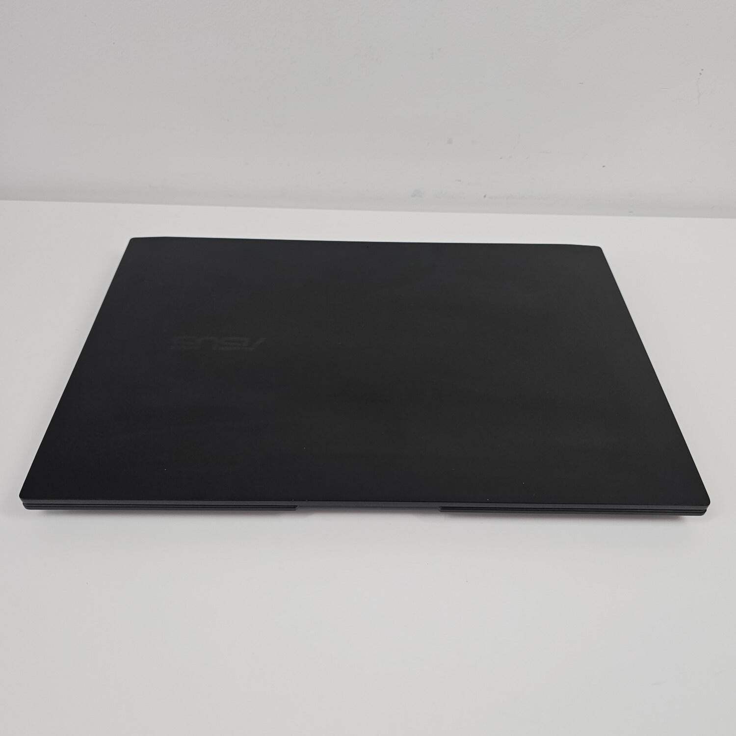 Asus Creator Laptop Q OLED Q530V 15.6″ i7-13620H 16GB RAM 512GB SSD RTX 3050