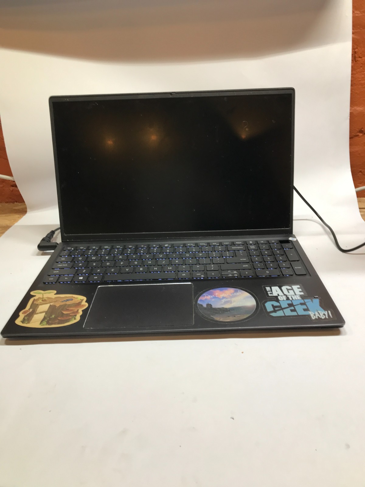Dell Inspiron 5515 15″ AMD Ryzen 5 NO RAM NO HDD/OS For Parts READ DESCRIPTION