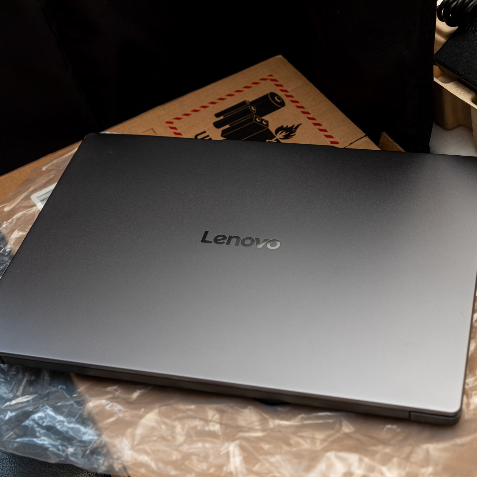 Lenovo IdeaPad Slim 3x 15.6″ Snapdragon X 16GB 512GB SSD Win11 Gray