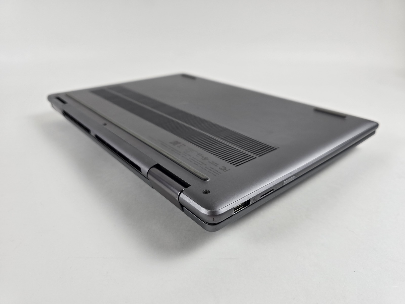 Lenovo Yoga 7 14″ WUXGA Touch 2-in-1 Ryzen 7 8840HS 16GB 1TB SSD – Used- READ