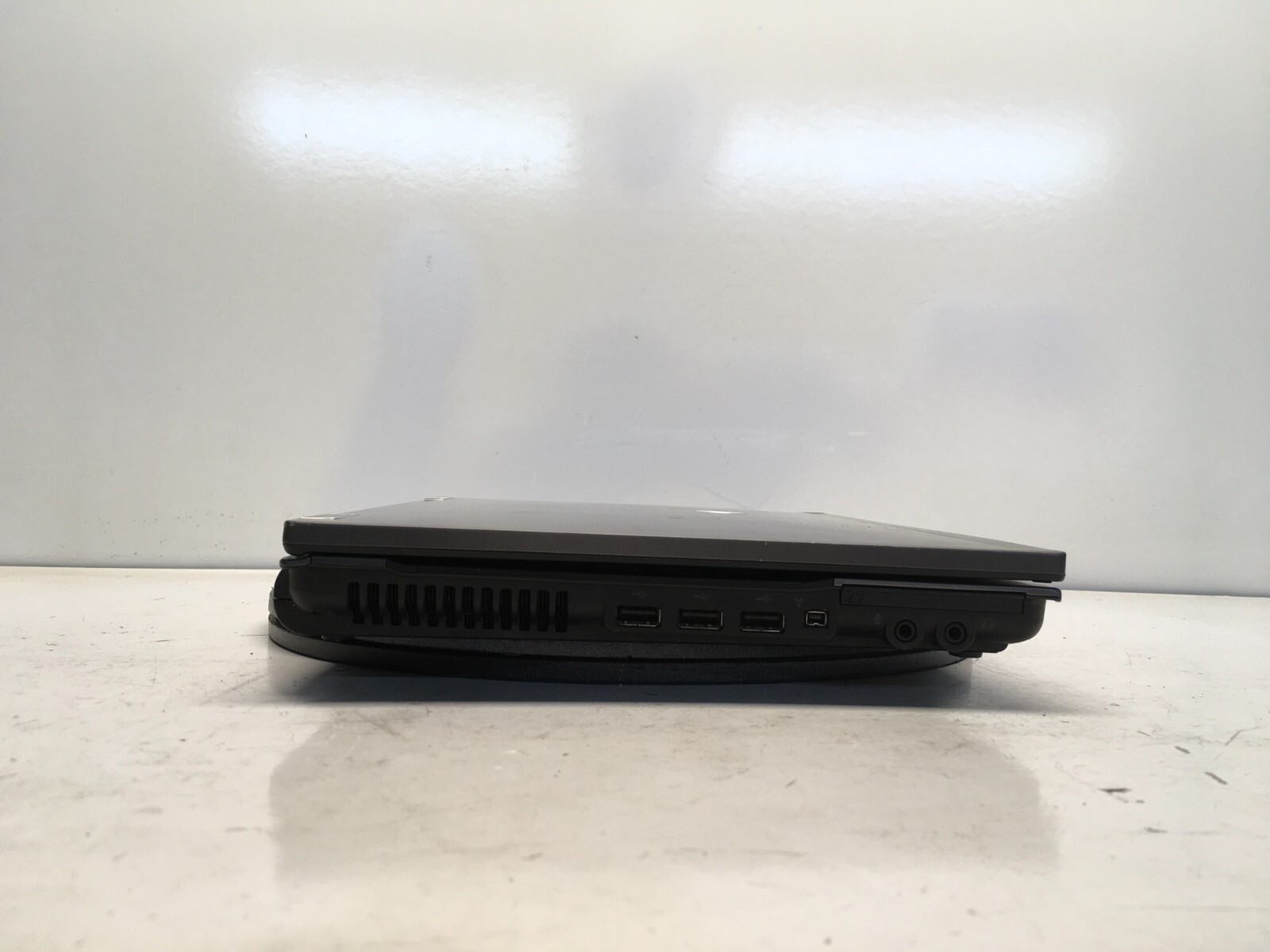 HP EliteBook 8440W Intel i5-M560 2.67GHz 8 GB NO HDD No Batt